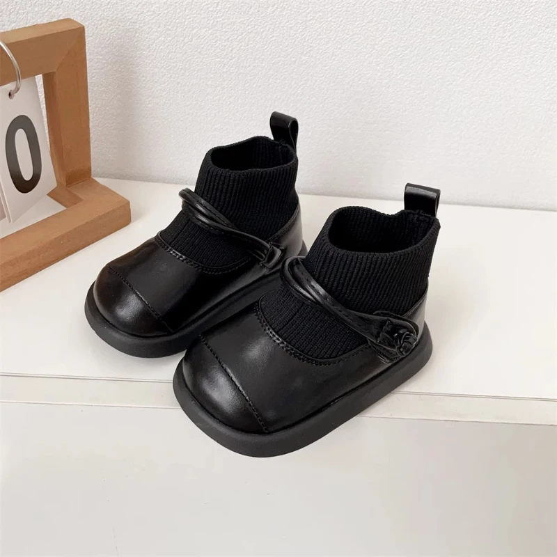 Nuove scarpe da bambino in autunno/inverno 2024 Versione coreana di stivali da principessa per bambina 0-3 anni stivali singoli per bambina