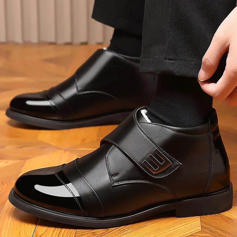 Sepatu Bot Kulit Pria Baru Sepatu Bot Salju Hangat Berbulu untuk Pria Sepatu Formal Bisnis High-Top Fashion Sepatu Chelsea Desainer Ujung Lancip