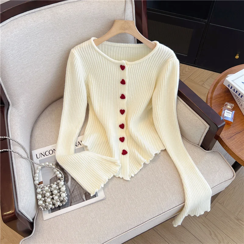 

Женский вязаный кардиган белого цвета, свитер в стиле Харадзюку, винтажный свитер 2000-х годов Y2k с пуговицами в форме сердца и длинными рукавами, мягкий уютный кашемировый свитер, осень