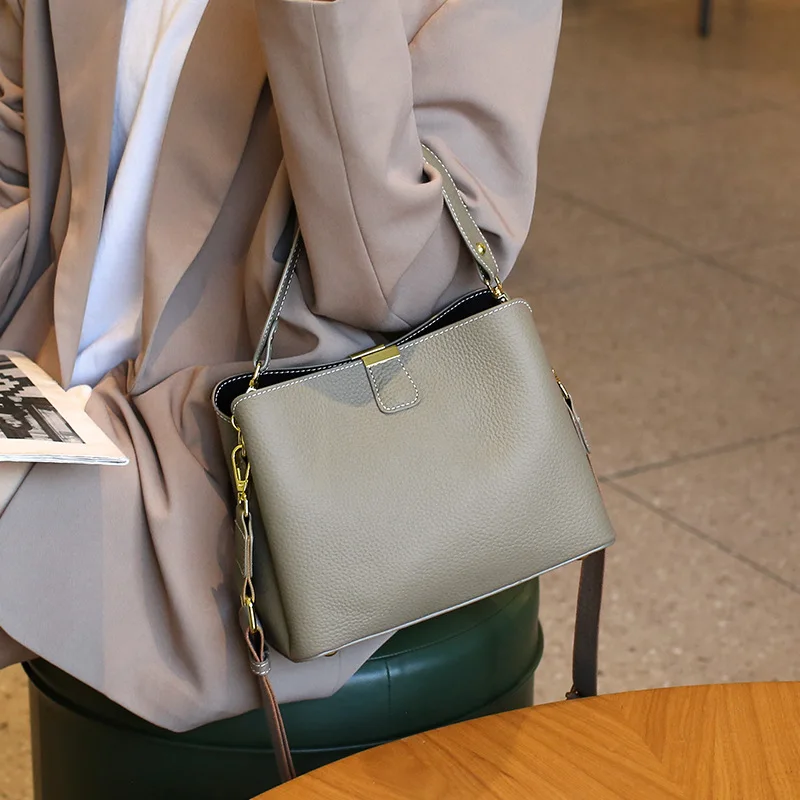 

New crossbody bag for women, versatile and high-end, large capacity leather handbag