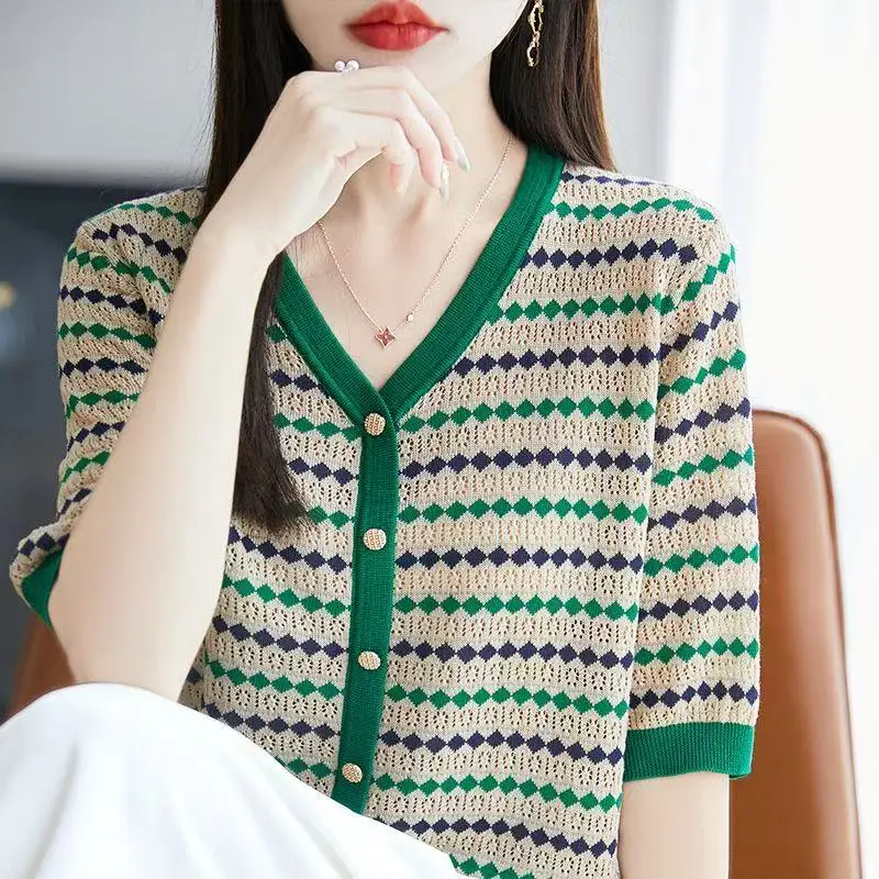 New Summer Large Size Women's Niche Fashion Contrasting Striped Rose Red Green Short-sleeved Knitted T-shirt view 3