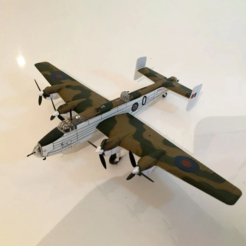 

Diecast Alloy 1:144 Scale Military Handley Page Halifax Fighter Model Adult Toys Classics Souvenir Ornaments Gift Static Display