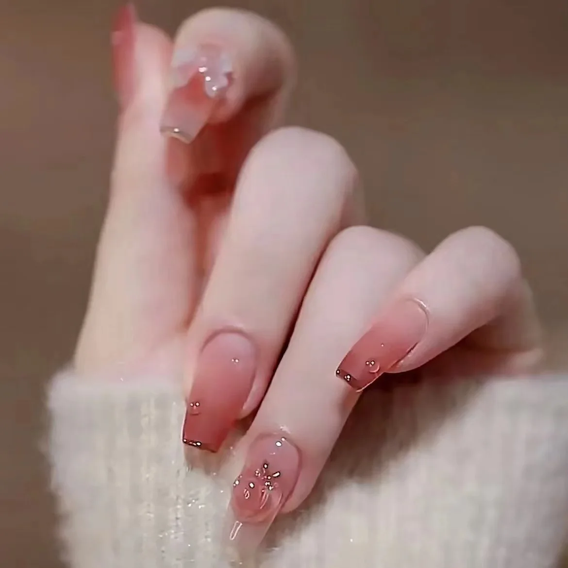 أومبير الصحافة على الأظافر الشمسية اللون تغيير الأظافر الخوخ 24 قطعة مجموعة ثلاثية الأبعاد القوس القلب تصميم الأظافر كاذبة هدية صندوق مانيكير