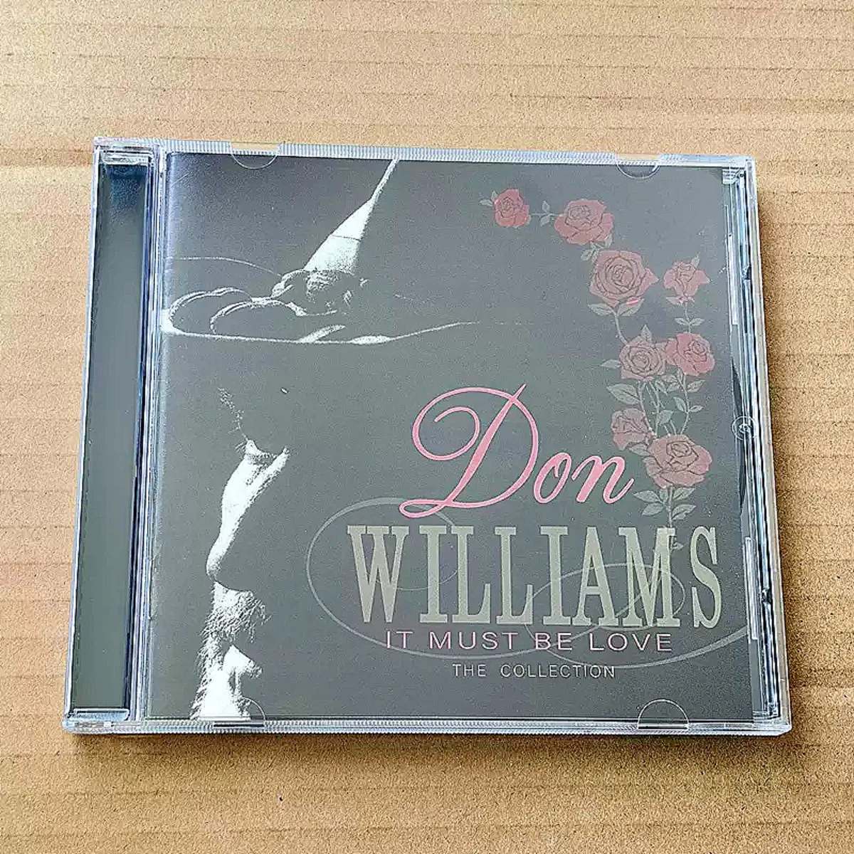 

Don Williams It Must Be Love The Collection - Iconic American Country Folk Music Compilation with Timeless Classic Hits