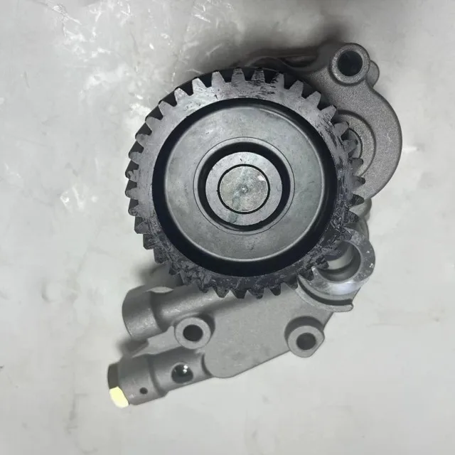 Wholesale Engine Parts Oil Pump 4M40   Assembly ME204053 ME201735 for 4M41 T  E307C SH60-2