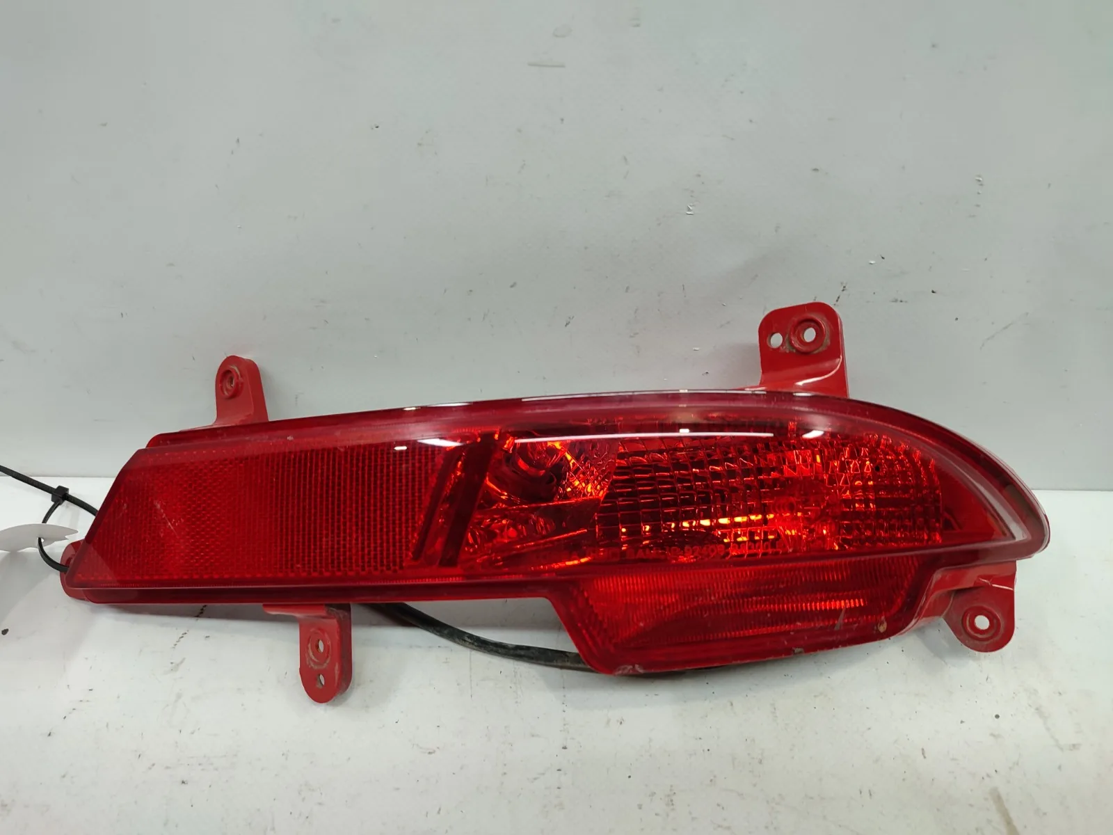 Original 1pcs For Grand Santa Fe Back Bumper Lamp Back Bar Caution Lamp Defence 92405b8300 92450-b8300 92406b8300 92406-b8300