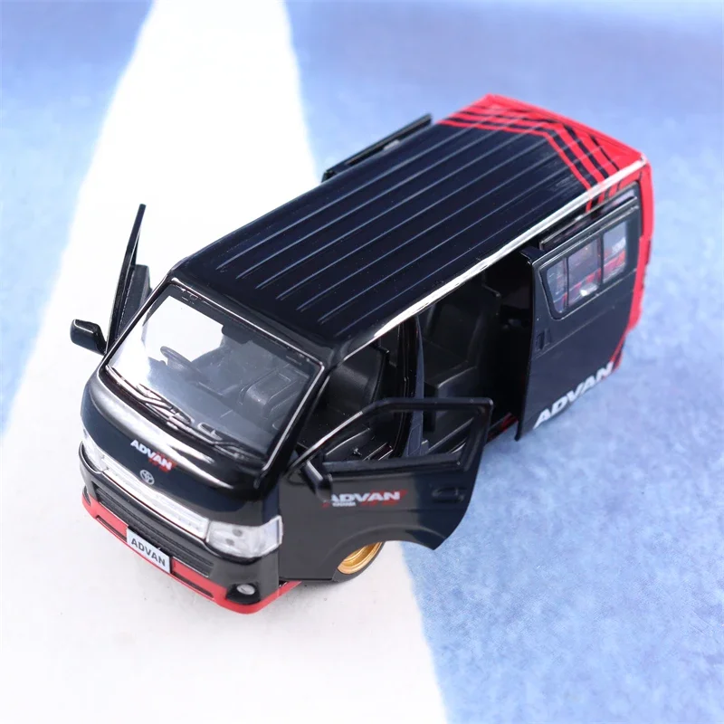 1:32 Toyota HIACE Van Passenger car Simulation Diecast Metal Alloy Model car Sound Light Pull Back Collection Kids Toy Gift F528