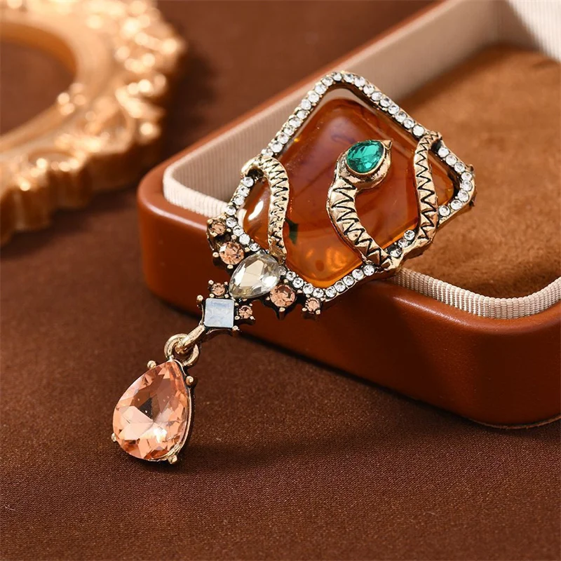 Light Luxury Snake-shaped Geometric Crystal Brooches for Women Men Elegant Square Amber Water Drop Rhinestone Pins Party Jewelry