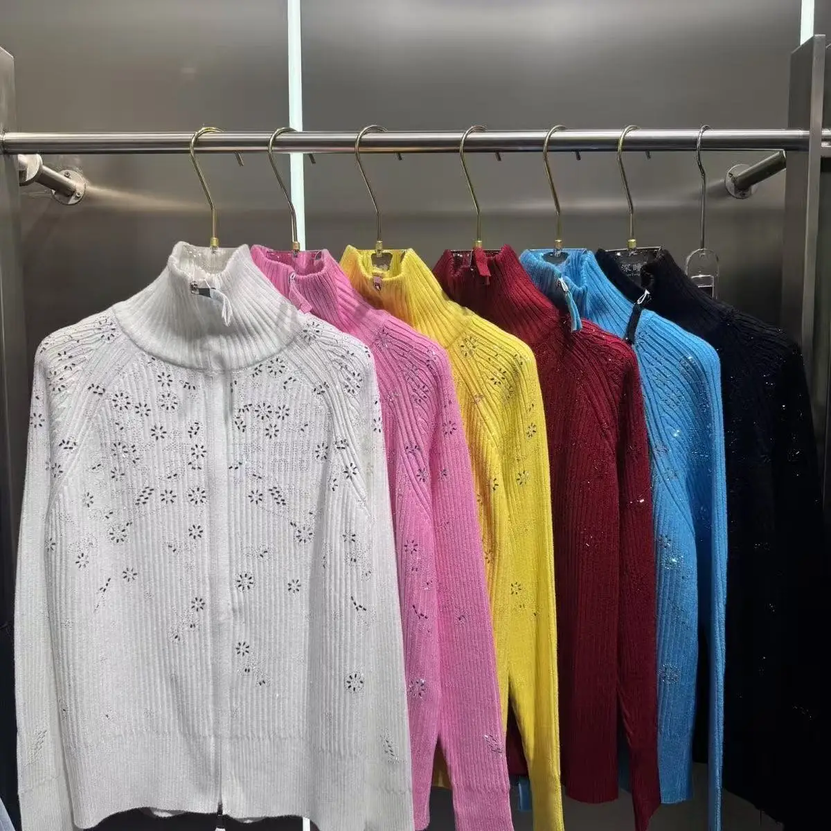 고급스러운 반짝이는 다이아몬드 가을 겨울 2025 두꺼운 니트 가디건 스웨터 여성용 긴 소매 지퍼 업 스웨터 니트웨어 코트