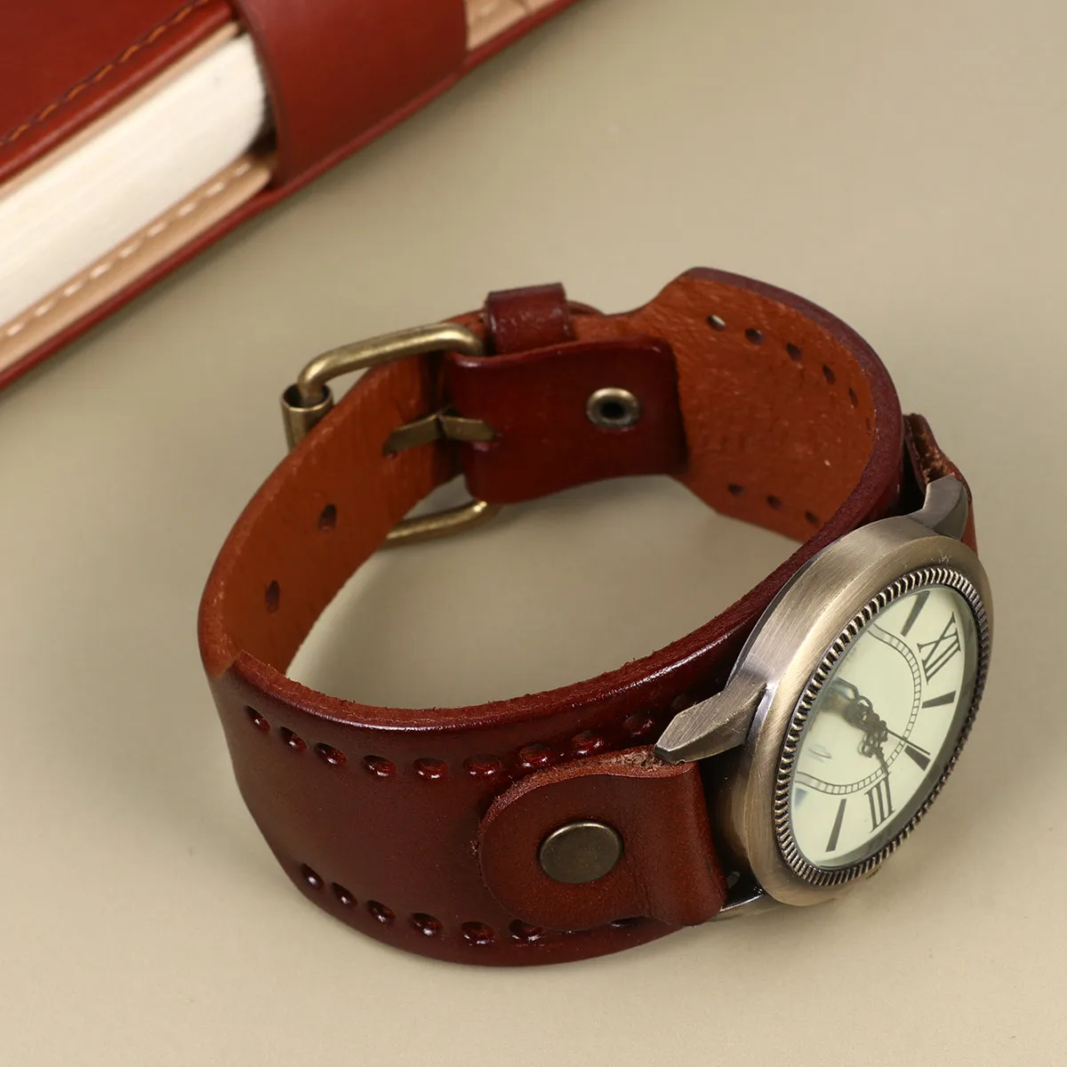 1Pcs Vintage Roman Dial Quartz Wrist Watch Retro Style Bracelet Watch Soft Band Comfortable Elegant Casual for Women