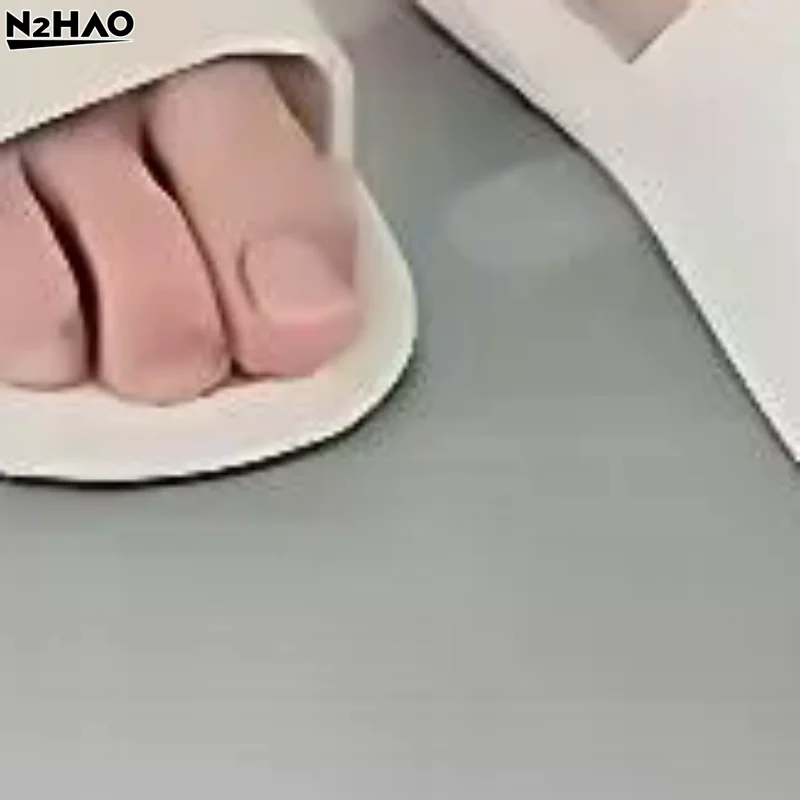 

Transparent Bathroom Bathtub Anti Slip Sticker Strong Adhesive Easy To Cut Waterproof Anti Fall Safety Sticker