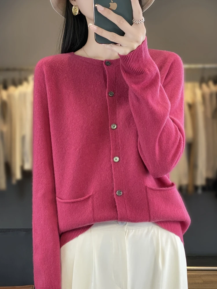 เสื้อคลุมคาร์ดิแกนไหมพรมถักแบบหลวม แขนยาว ทรงโอเวอร์ไซส์ สำหรับผู้หญิง ดีไซน์ช่วยให้ดูผอมเพรียว สไตล์ลำลอง เหมาะสำหรับใส่ไปทำงาน ผ้าเนื้อนุ่ม