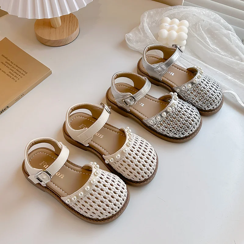 

2026 Retro Girl's Woven Toes Sandals Children's Princess Shoes Girls Snandals Summer PU Leather Beading Students Shoes Sandals