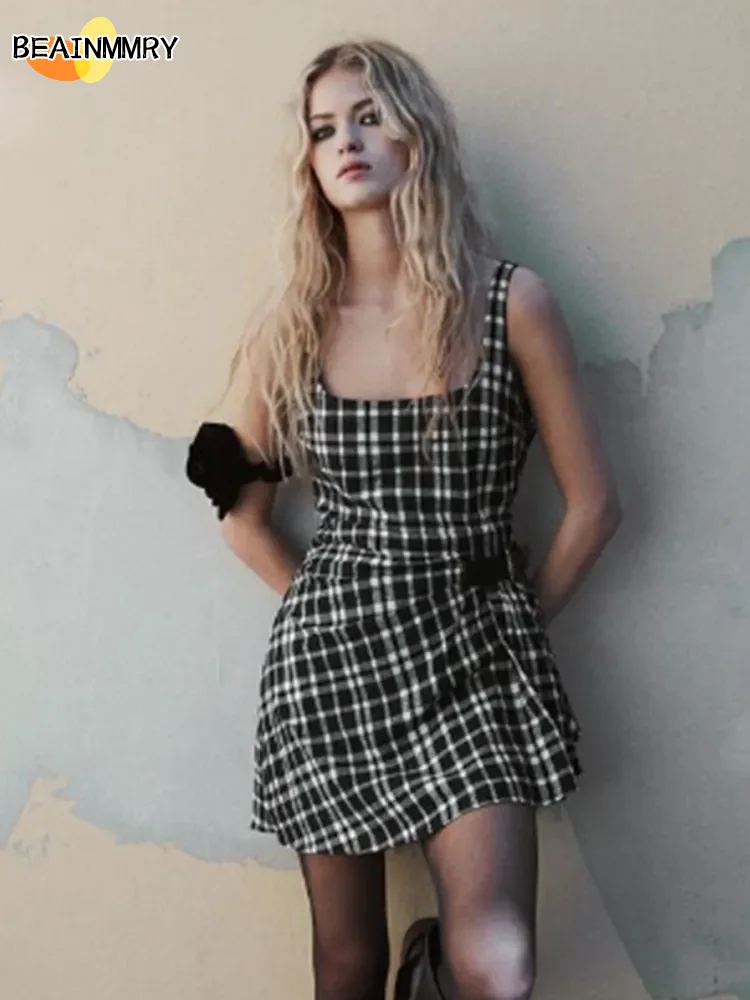 Fashion Black White Checkered Patchwork Square Neck Dress Woman's Retro Waist Cinched Pleated Skirt 2025 Chic Lady Party Dresses