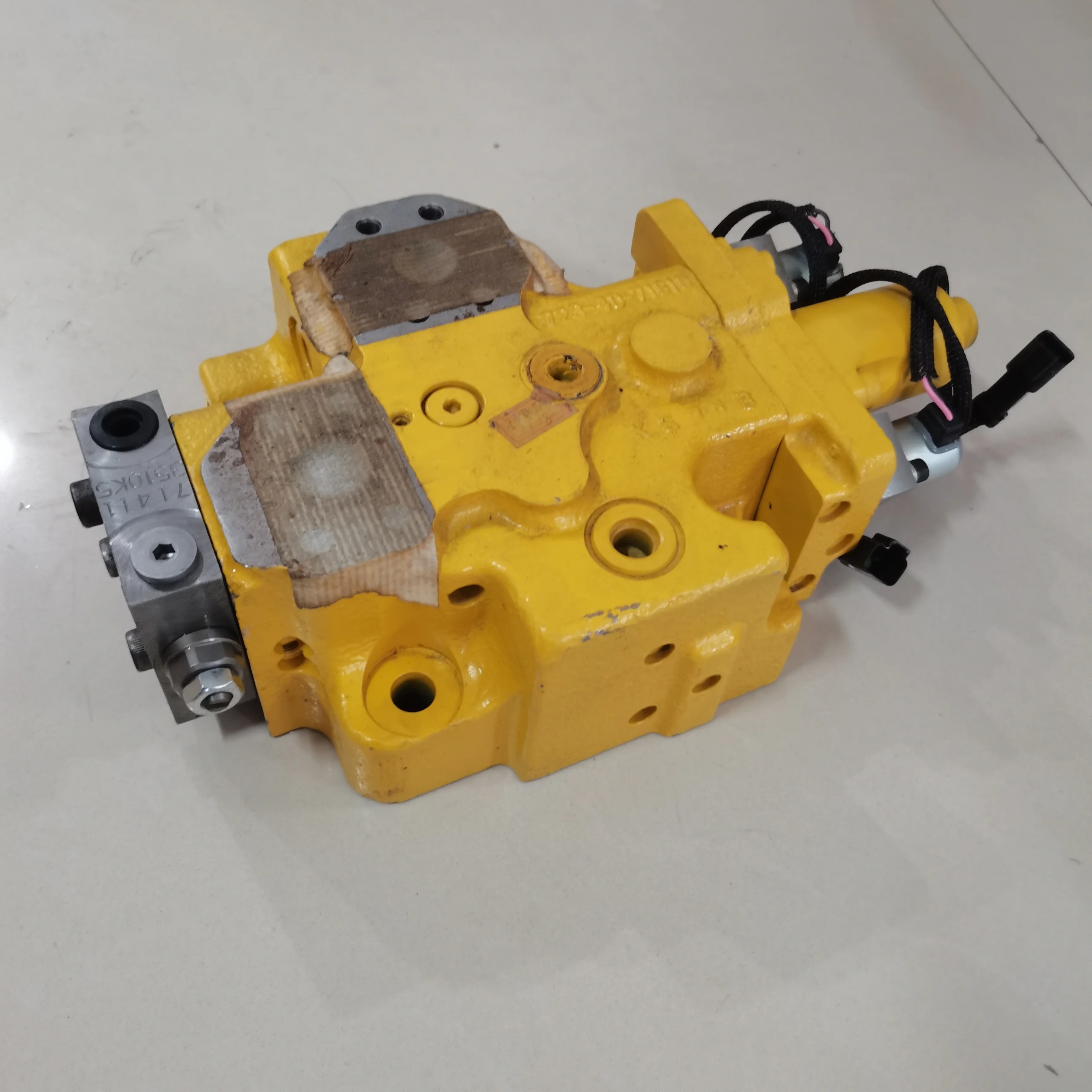 

Original Valve Block Body 723-40-72100 PC200-8 PC220-8 Excavator Control Valve