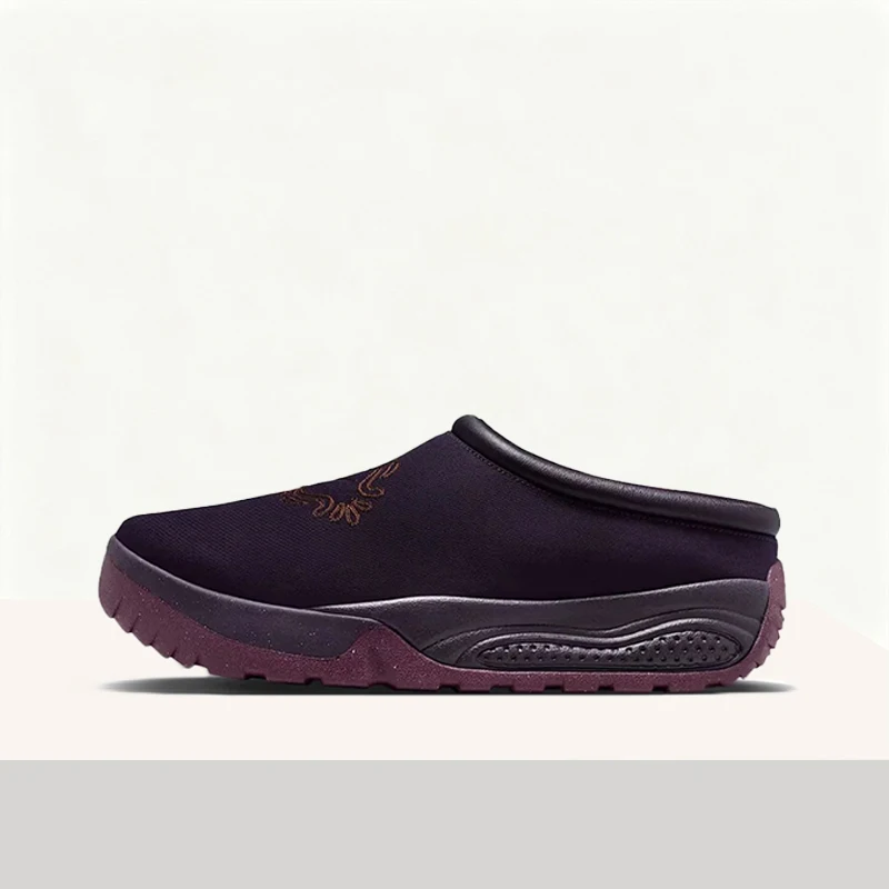 

Удобные, минималистичные, стильные и облегающие мюли Nike ACG Rufus для повседневной носки. Унисекс. Фиолетовые. IM4953-600