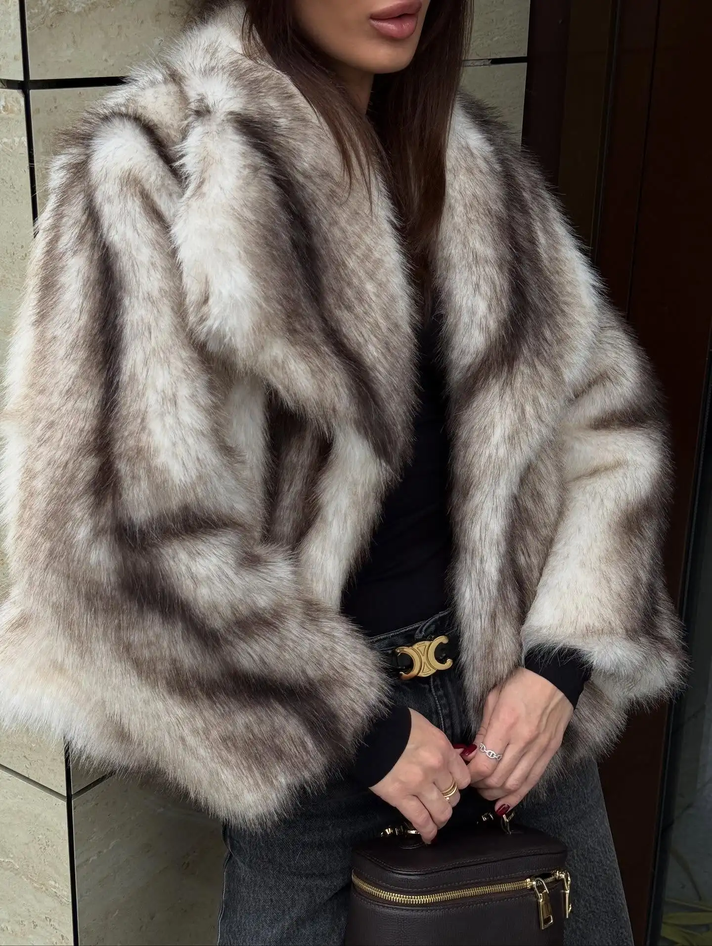 2026 New Women Faux Fur Coat Fluffy Shaggy Big Collar Cropped Jacket Brown Gray Thick Warm Winter Outerwear Luxury Streetwear