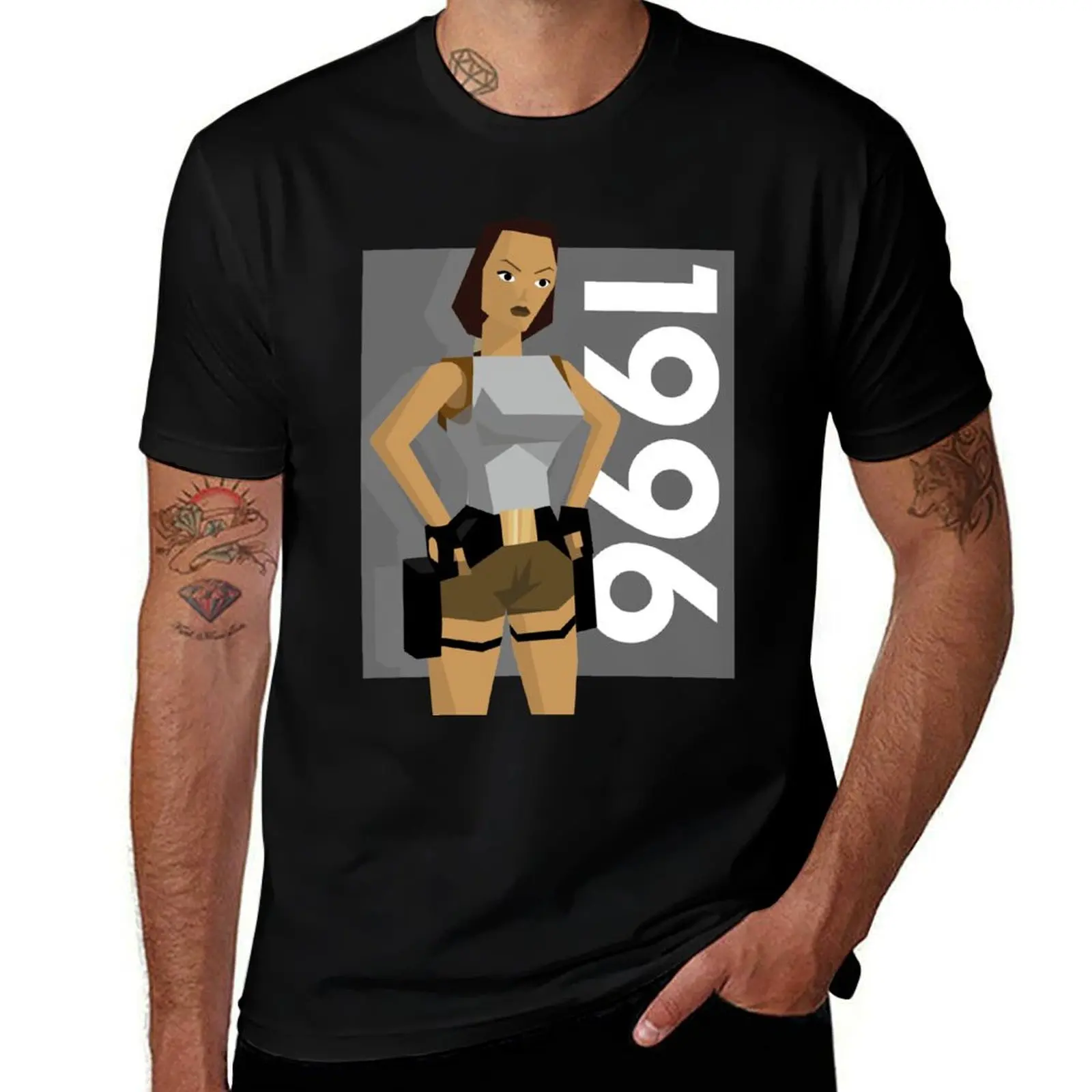 Camiseta Lara Croft 1996 con Estampado Clásico de Manga Corta