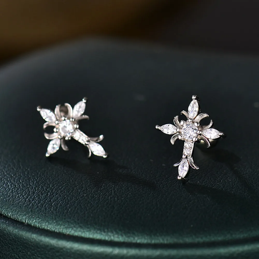 

2025 New Luxury Elegant Earrings High-End Refined Jewelry for Women Graceful Gift for Wedding Anniversary
