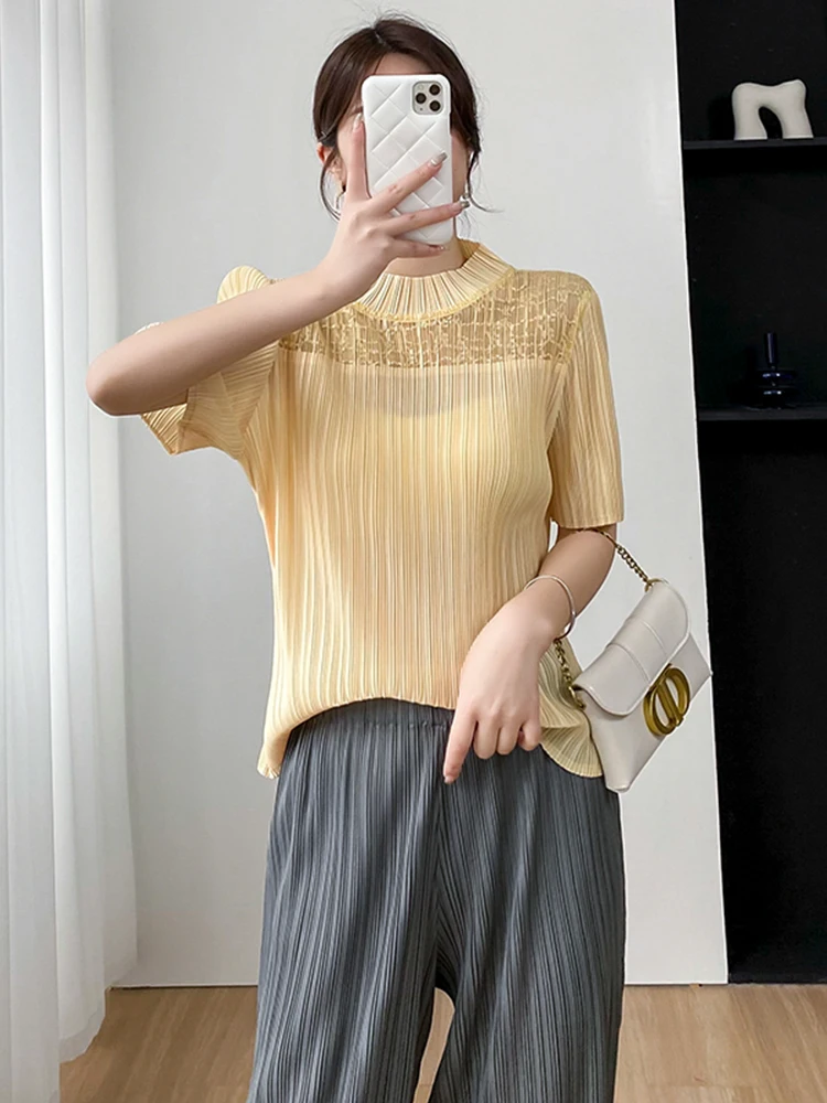 

Slimming Lace T-Shirt Women's Summer New High-End Pleated Simple Match All Slimming Short Sleeve round Neck Color Commu...