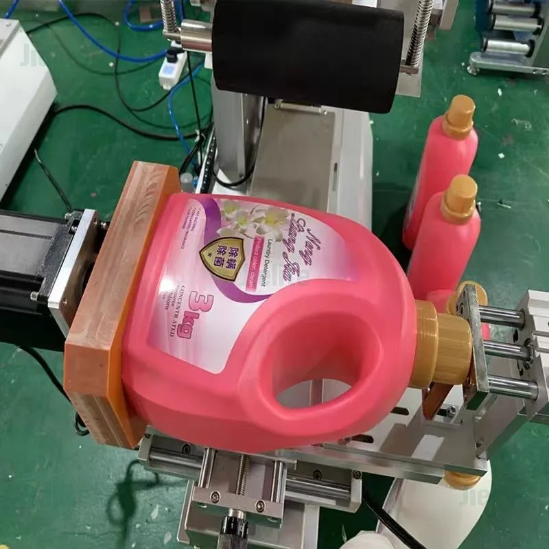 High Efficiency Electric Driven Semi-Automatic Small Container Food Packaging Square Bottle Labeler Labelling Machine