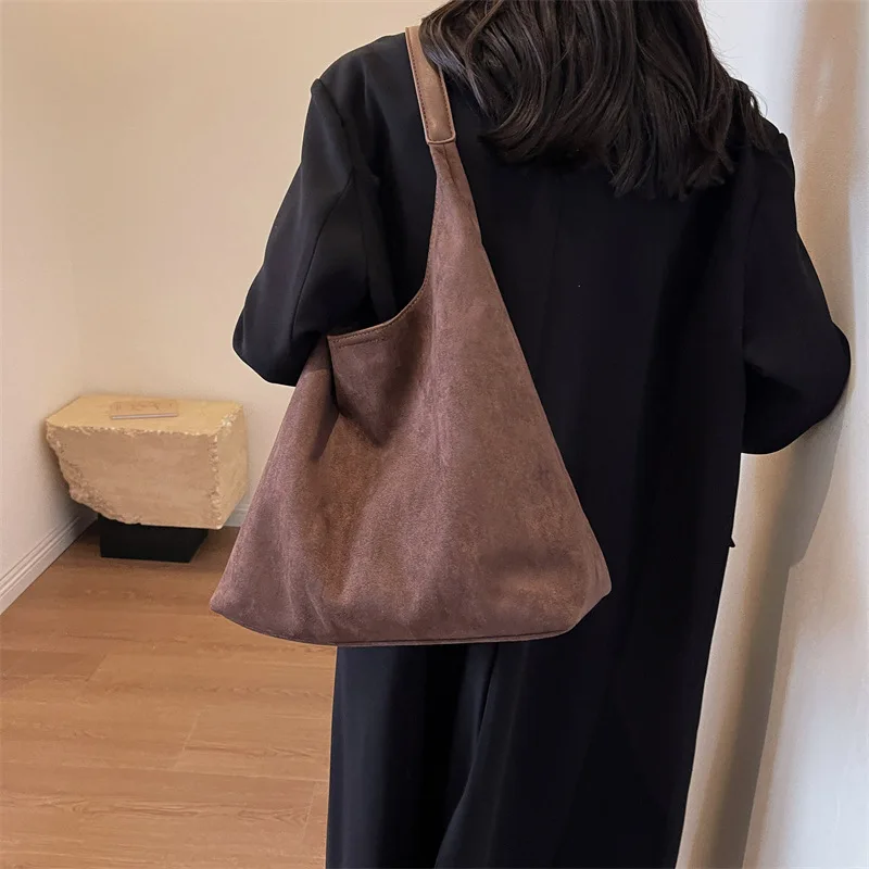 Vintage soft suede bag women 2024 new autumn and winter popular large capacity shoulder bag bucket handbag