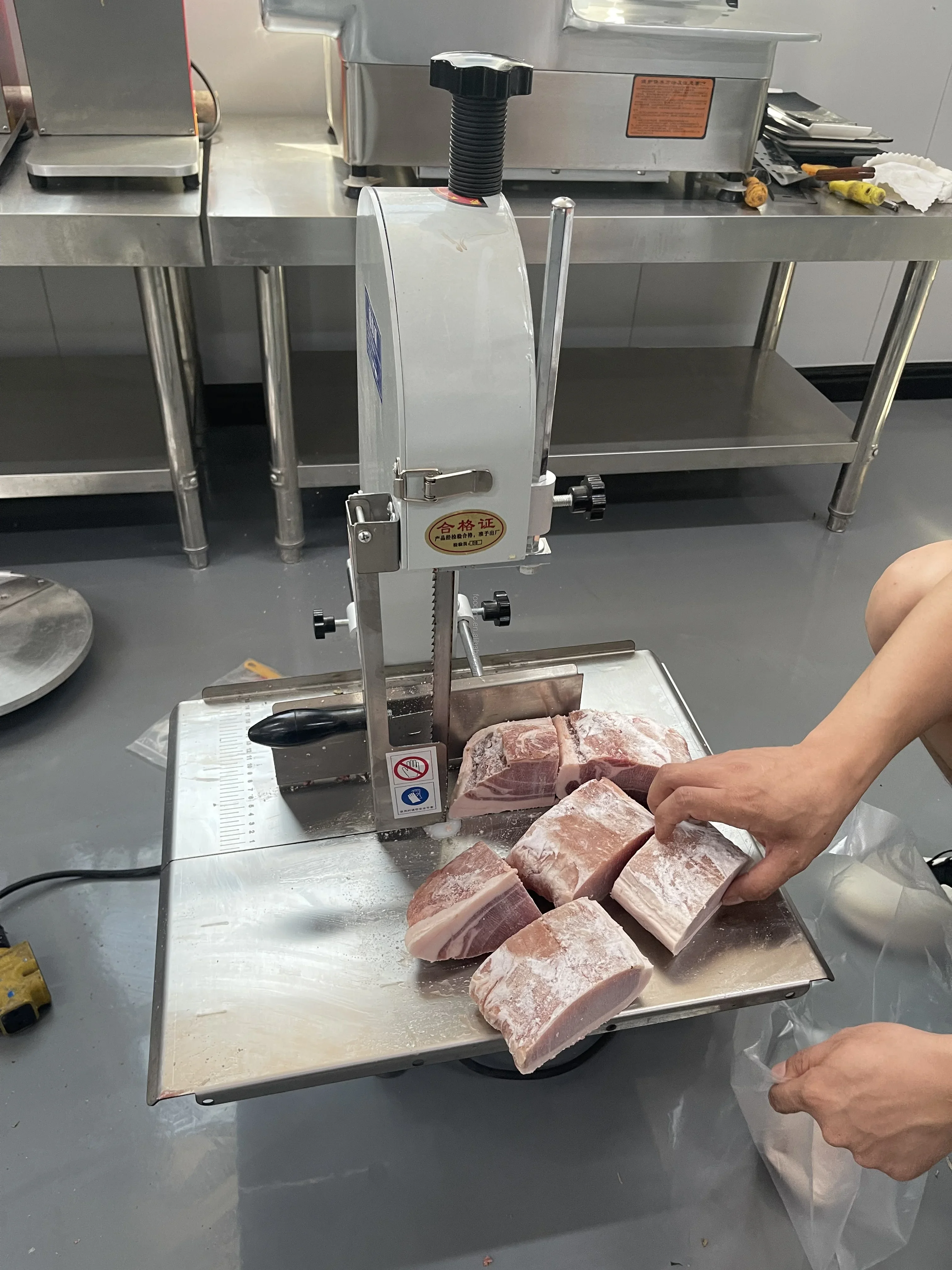 Commercial Bone Sawing Machine, High Efficiency Precision Meat Band Saw for Meat Processing & Bone Cutting