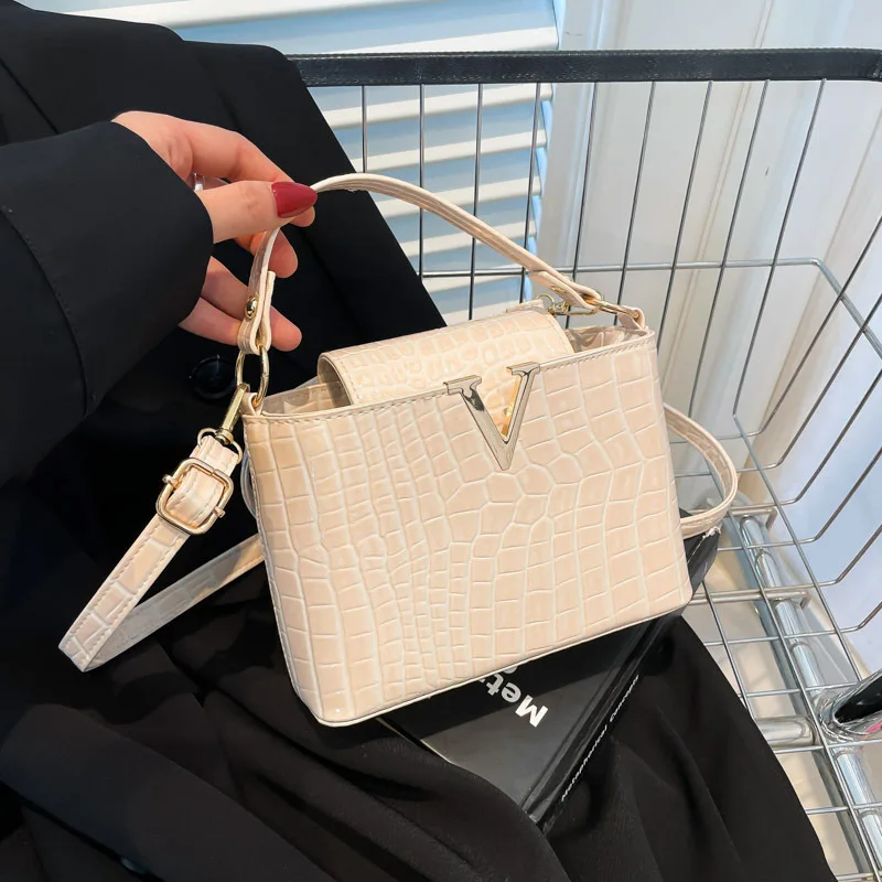 

Light Luxury High-end Bucket Bag French Elegant Shoulder Bags New Stone Pattern Handbag Fashion Retro Crossbody Personality Bags