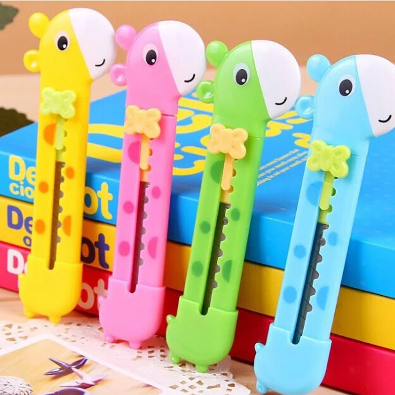 Stationery 2pcs Mini Cute Utility Knife giraffe shape Box Cutter Paper Cutting Blade School Office Supplies(Random Color)