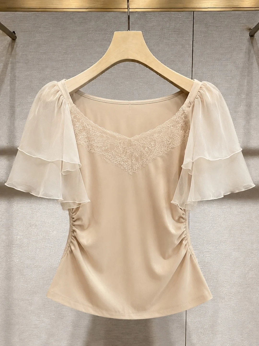 

Gentle Wind Short Sleeve Lace Paneling Top Gathered Waist Design Summer 2026 Korean Style Slim Fit V-Neck Drawstring Shirt