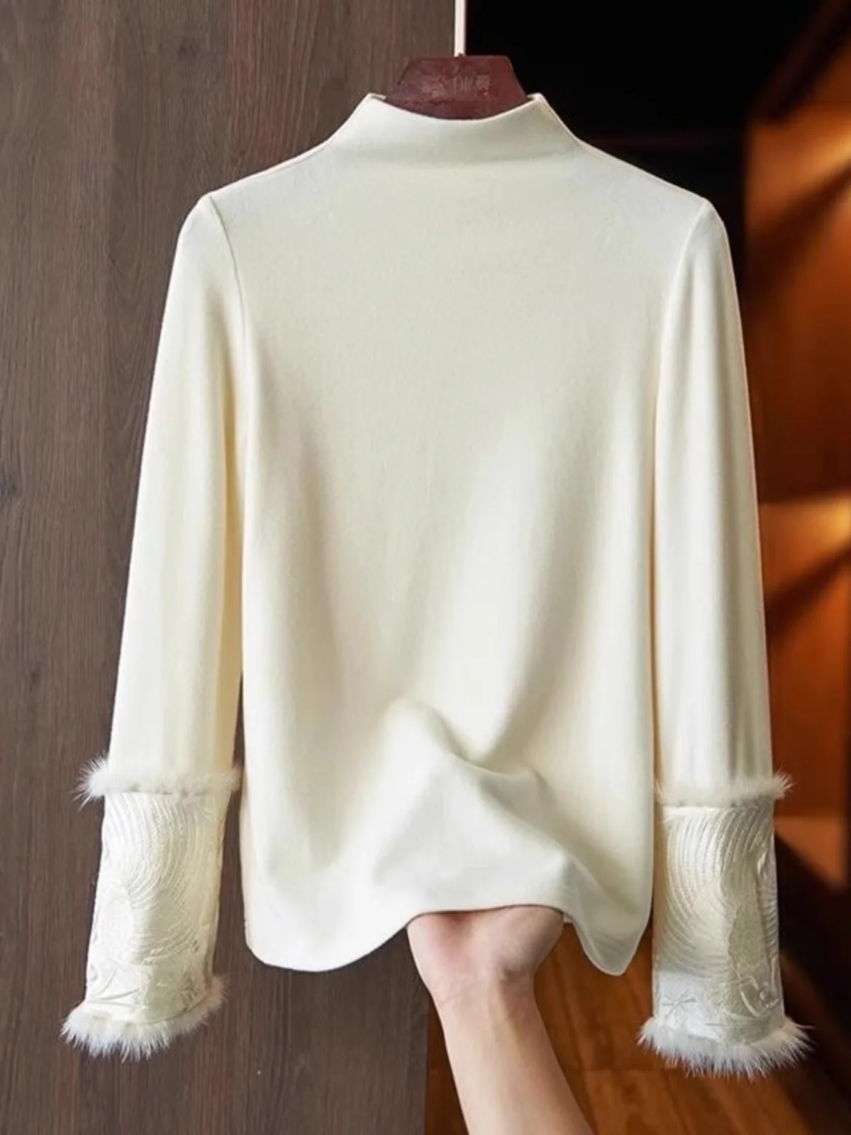 

Новая китайская вышитая база irt, женская осенне-зимняя часть с высоким воротником, внутренняя часть, длинная длинная рубашка из искусственного меха...