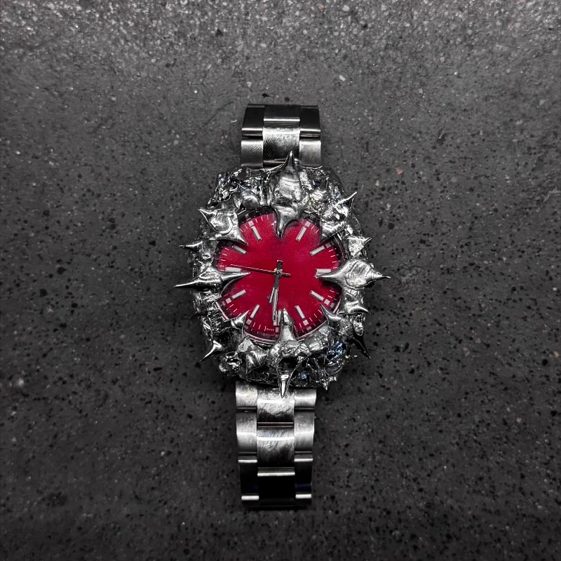 手作りのドラゴンスケールクォーツ時計,先のとがった錫溶接時計,男性と女性のためのニッチなデザイン,ヨーロッパとアメリカのオリジナル時計