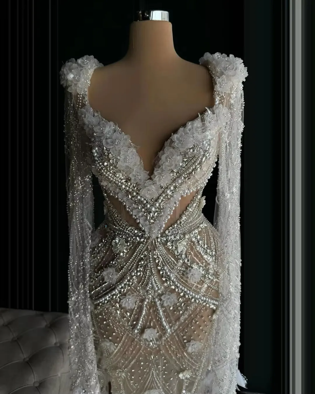 Romantic White Feather 3d Flower Evening Gown With Sheer Crystal Mermaid Gown Pearl V-Neck Prom Dress Beach Dress Haute Couture