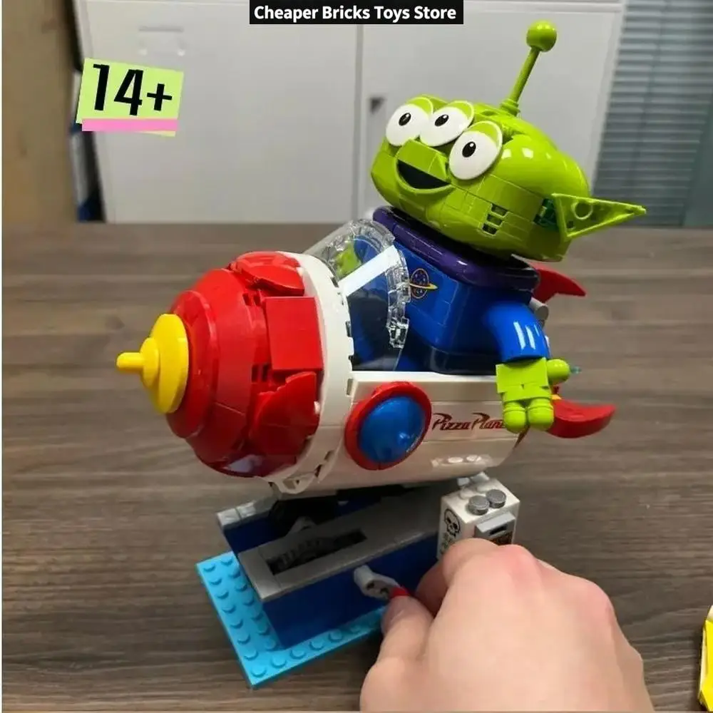 Cheaper Classic 3-Eyed Extraterrestrial Construction Kit, Decorative Display Figure, Xmas & Birthday Present for Film Buffs - view 3