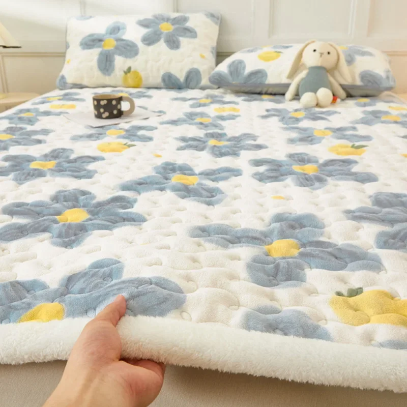 

Winter Warm Milk Flannel Mattress Toppers Bedding Set Non-slip Mattress Cover Luxury Bed Sheet with 2 Pillowcases Bed Linens