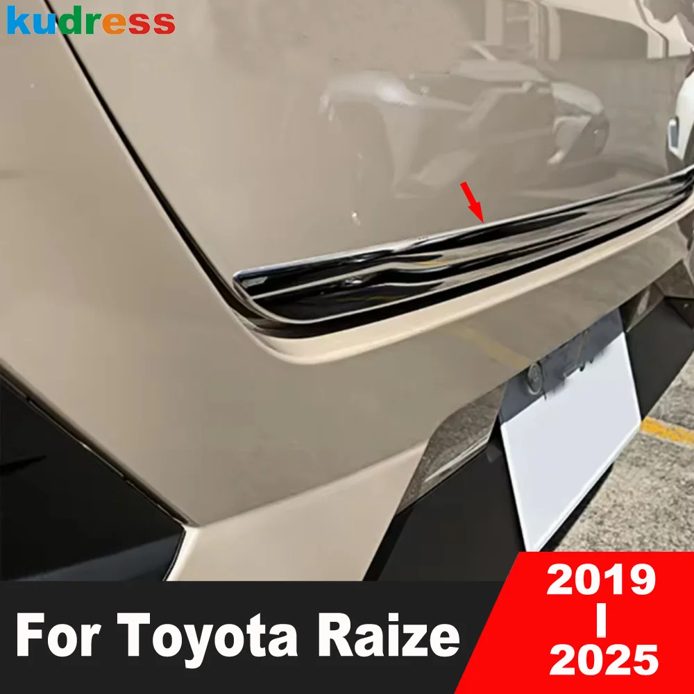 Para Toyota Raize 2019-2021 2022 2023 2024 2025, cubierta de acero para la tapa del maletero trasero del coche, moldura de la puerta trasera, tira de moldura para el maletero, accesorios