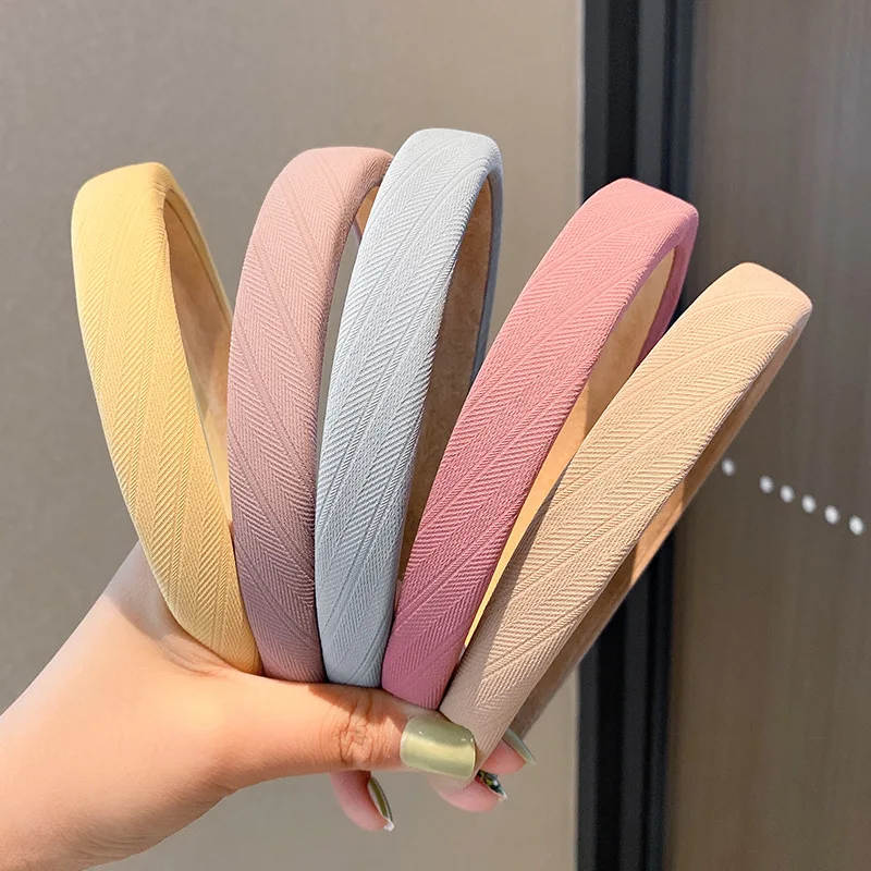 

Temperament fabric art art solid color ins gentle autumn and winter versatile simple 2025 fashion out French headband girl
