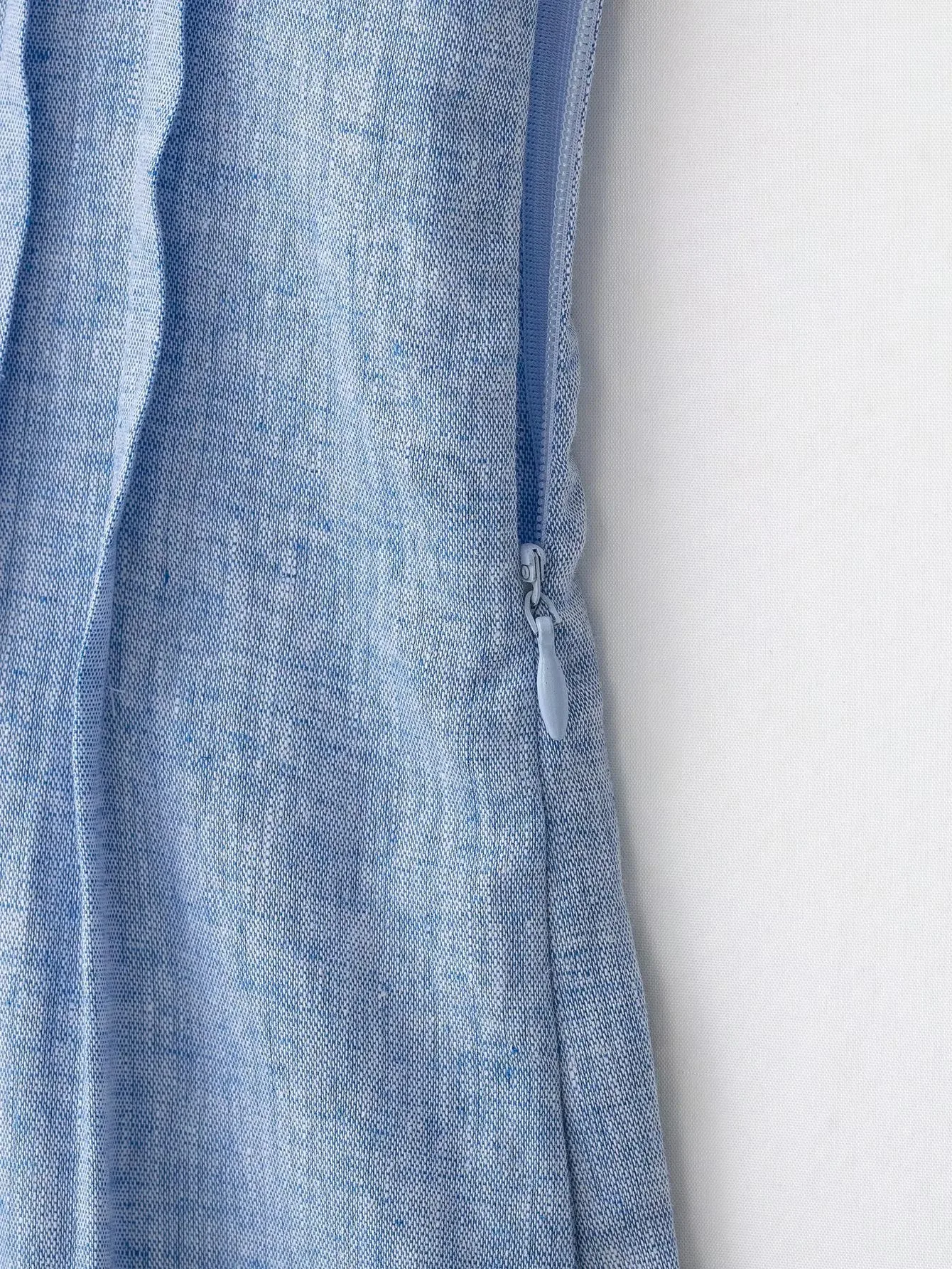 Damenmode Ärmelloses Midikleid mit tiefem V-Ausschnitt, Kordelzug, Perlen und plissierter Taille, Sommerliches, lässiges A-Linien-Maxikleid für Damen. – Detail 10