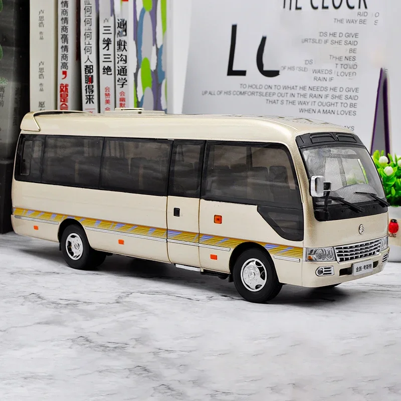 Die Casting 1:24 Scale Toyota Coaster Bus Simulation Alloy Bus Model Metal Toy Gift Children\'s Hobby Souvenir Collection