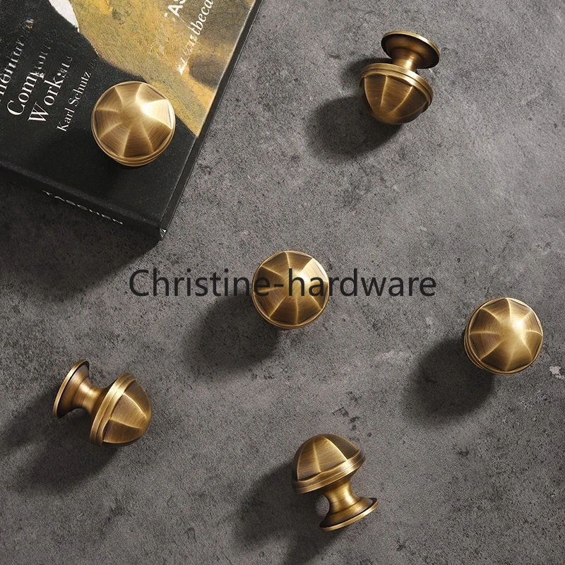 

Pagoda-shaped Vintage Brass Knobs for Furniture Bronze Handles for Cabinets and Drawers Dresser Bookcase Shoe Cabinets Pulls