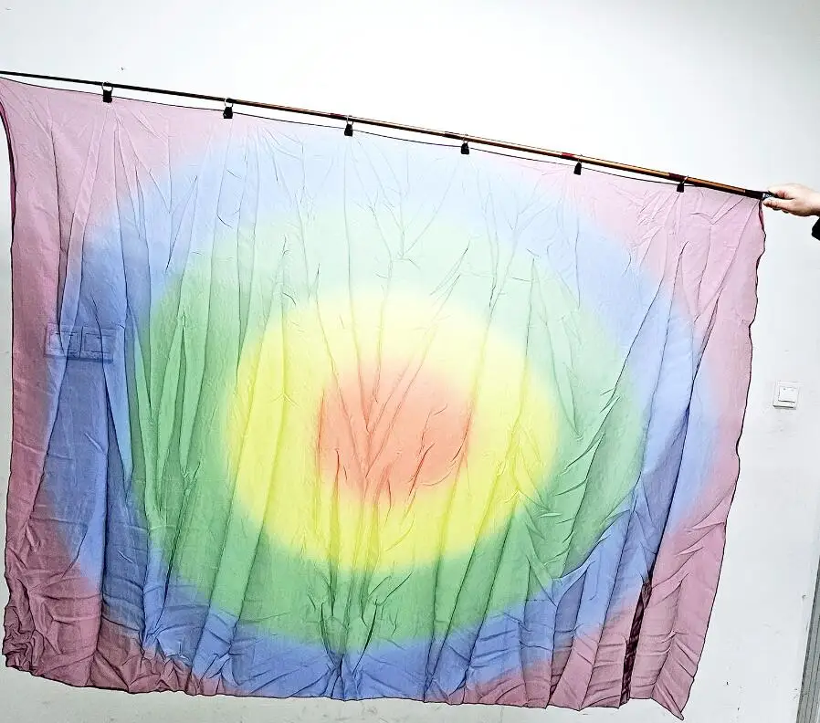 Produkcja jedwabiu RainBow (1,9 m * 1,4 m) magiczne sztuczki sceniczne wielokolorowe flagi produkcyjne sztuczki akcesoria do dowolnego rekwizytu końcowego pokazu