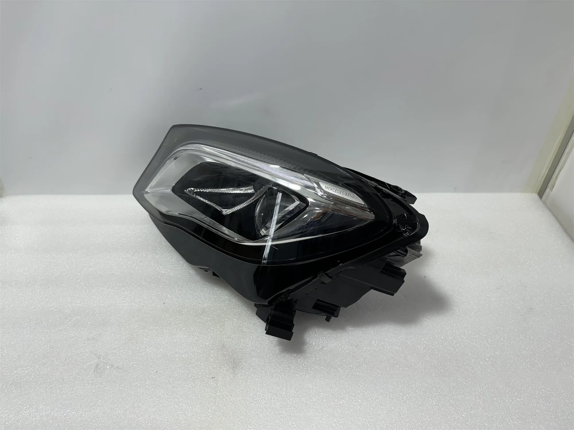 LED headlight suitable for Mercedes GLA156 GLA200 headlight Remanufactured Headlight assembly