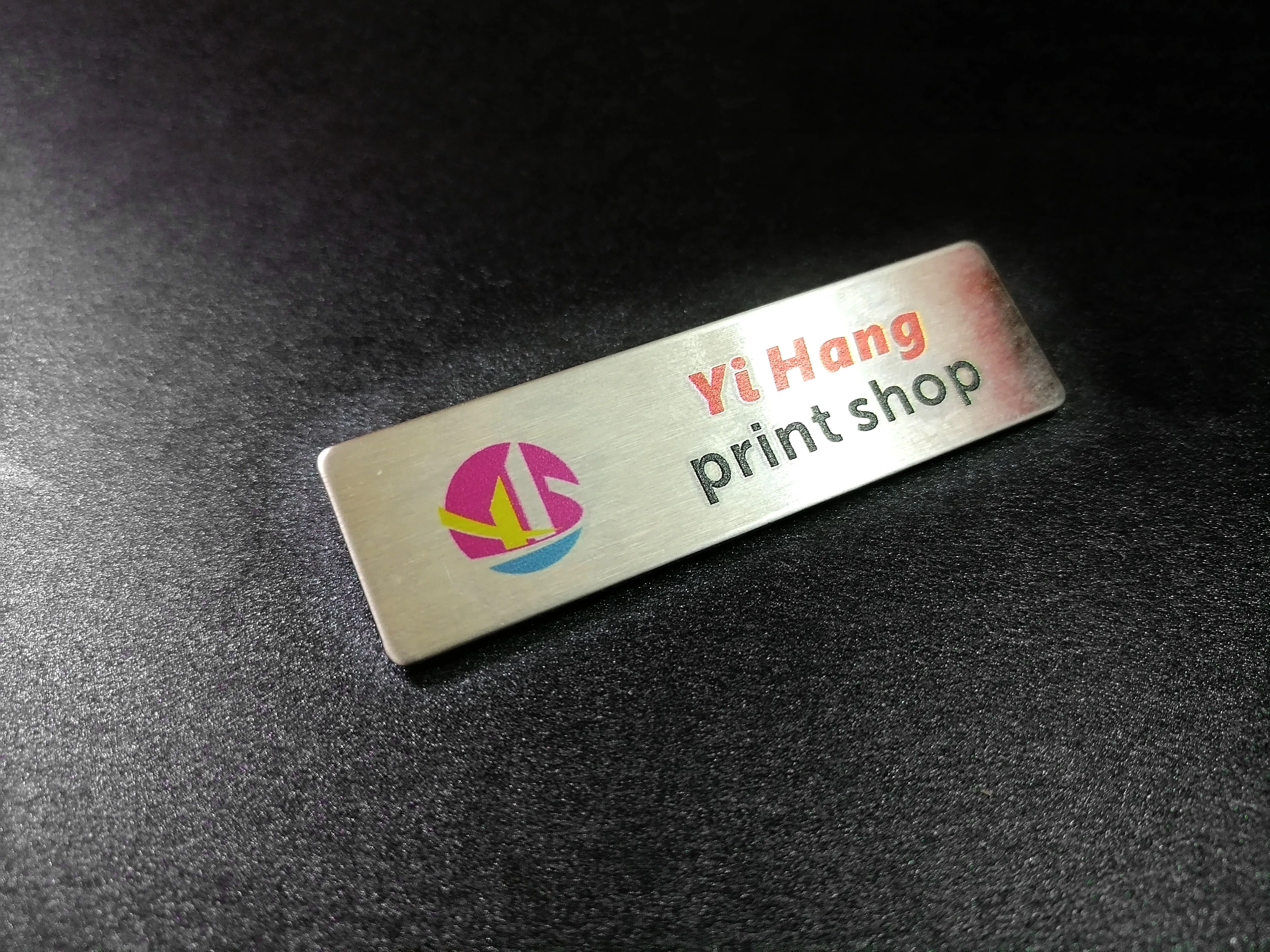 Customized metal badges, printed logo on chest badge, customized brooch, laser engraving for high-end badges