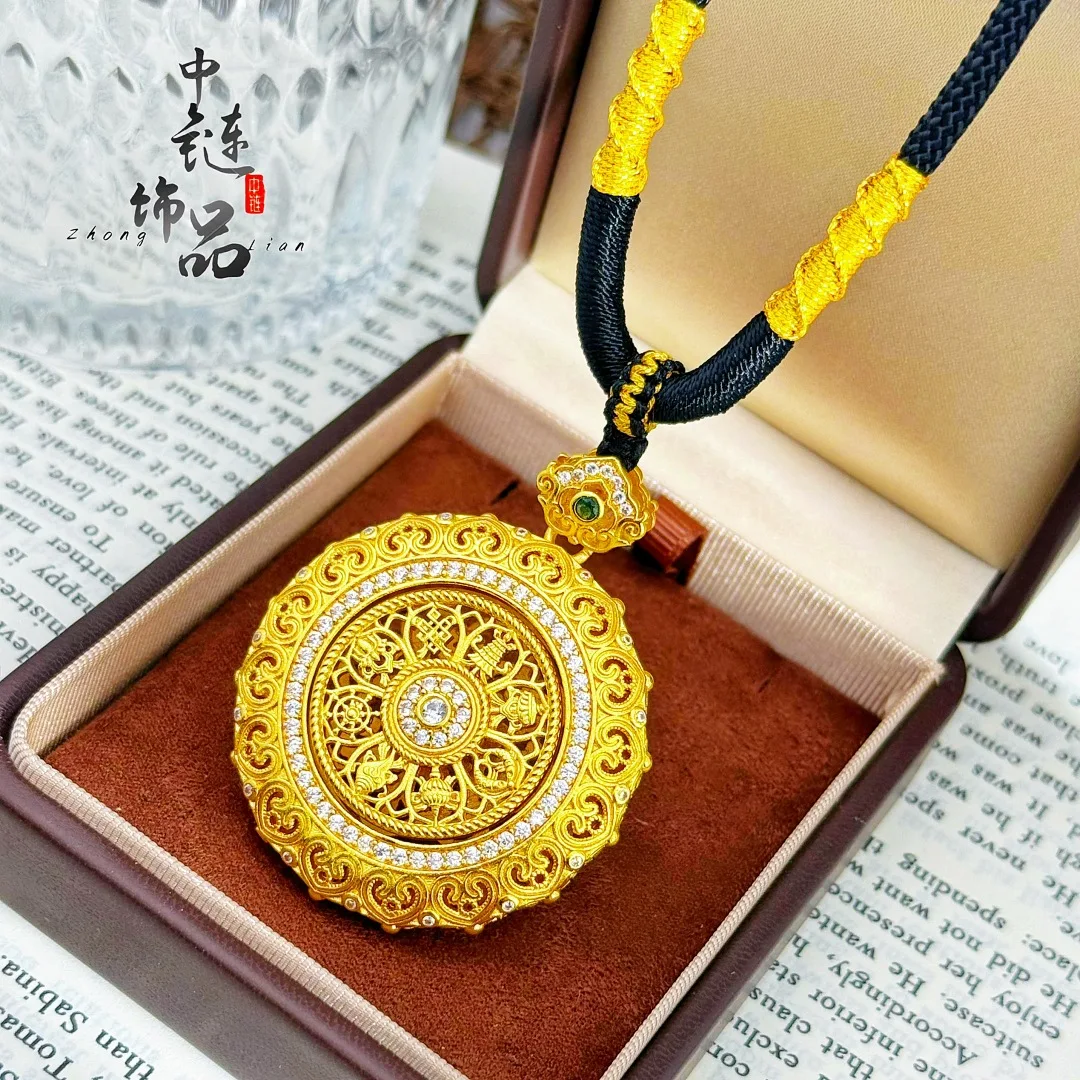 9999 gold to green jade eight-symbol compass pendant. New Chinese-style hollow filigree eight-symbol compass.