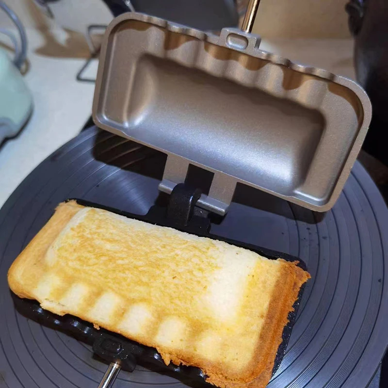 1Pc Sandwich Maker with Wooden Handle Non-stick Sandwich Grill Pan Double Sided Grilled Cheese Maker Portable Sandwich Stovetop