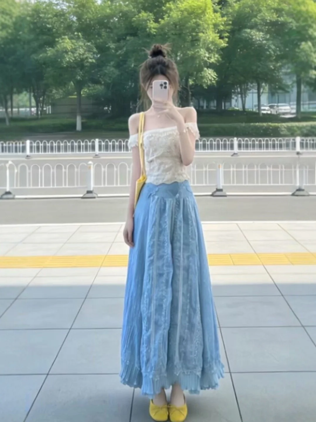 

Gentle Wind Beautiful One-Shoulder Top Half-Skirt Two-Piece Set Anti-Aging Whole Outfit Summer 2026 Comfortable Cotton Blend