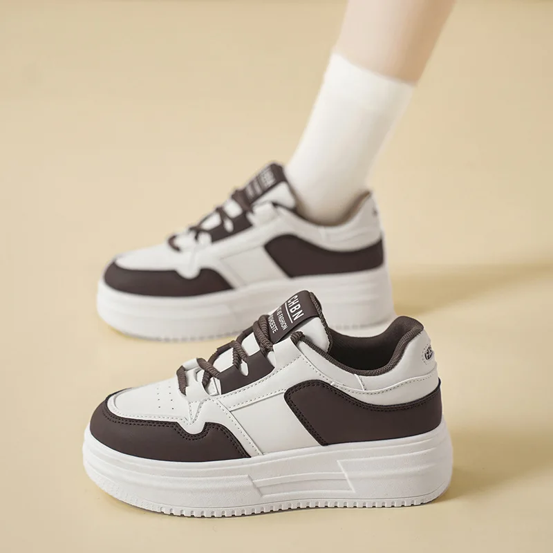 2025 new fashion breathable small white shoes female ins Korean version of all the thick soled sports shoes casual board shoes