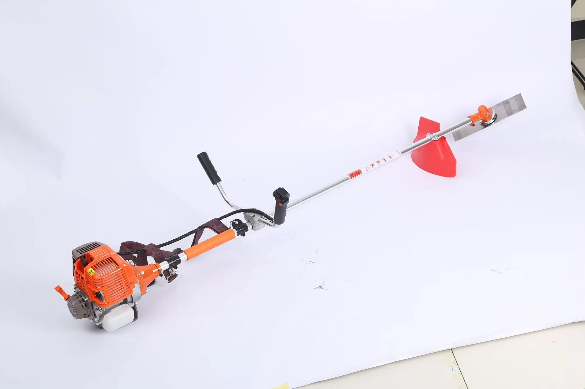 

Side Mounted Lawn Mower Brush Cutting Machine 2-Stroke 4-Stroke Garden Trimming Tool for Outdoor Use