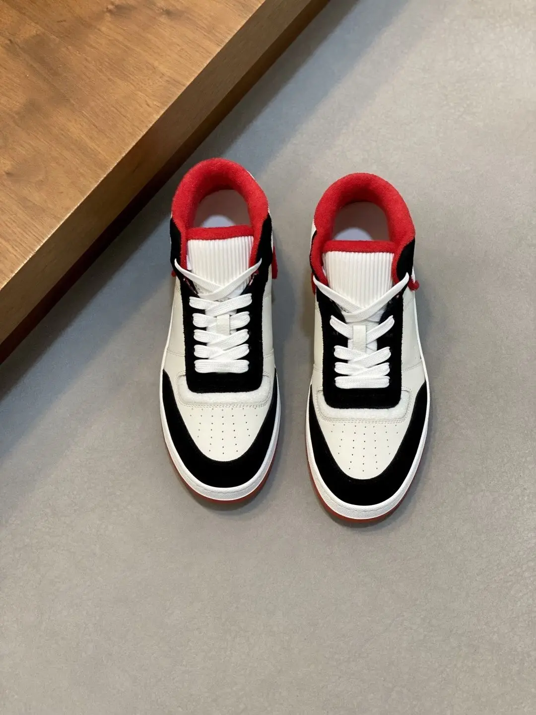 Unisex Beige Black Red Color Block Mid Top Sneakers Lace Up Perforated Skate Shoes Retro Flat Street Casual Footwear for Men Women