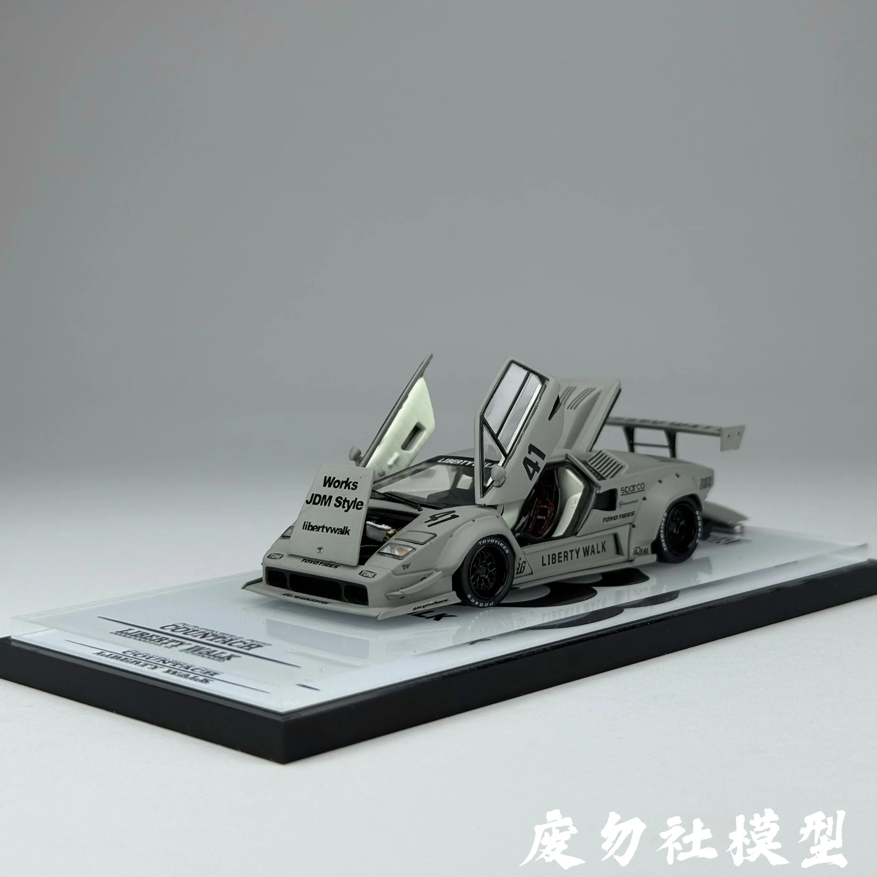 Diecast TOPART 1:64 Scale Lamborghini Contadora Full-Opening Alloy Car Model